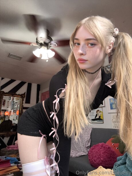 Ts Everly pretty pornstar pictures