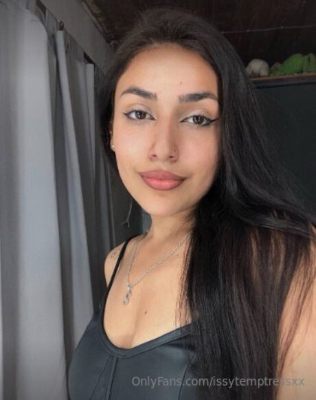 Issytemptressxx best model picture