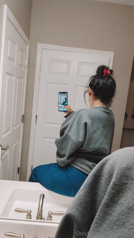 Vrnesser pornstar nude picture