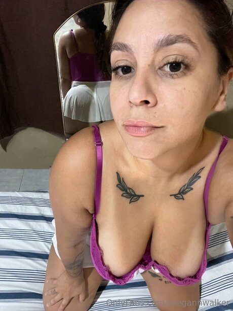 Megannwalker model hot picture