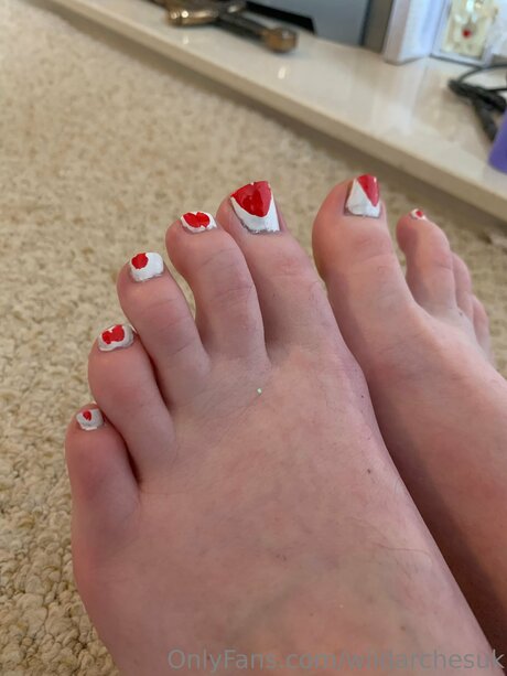 Wildarchesuk star sexy picture