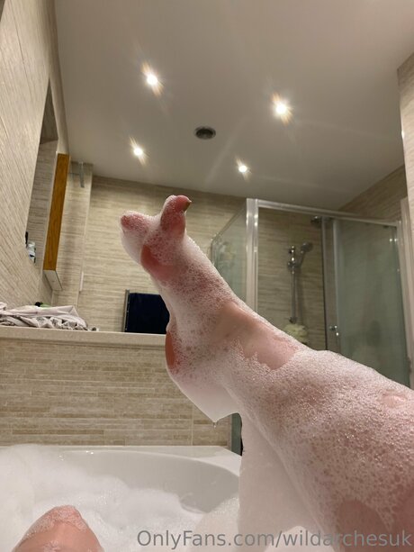 Wildarchesuk star naked galleries