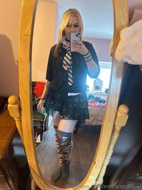 Emyangofficial star porn pics