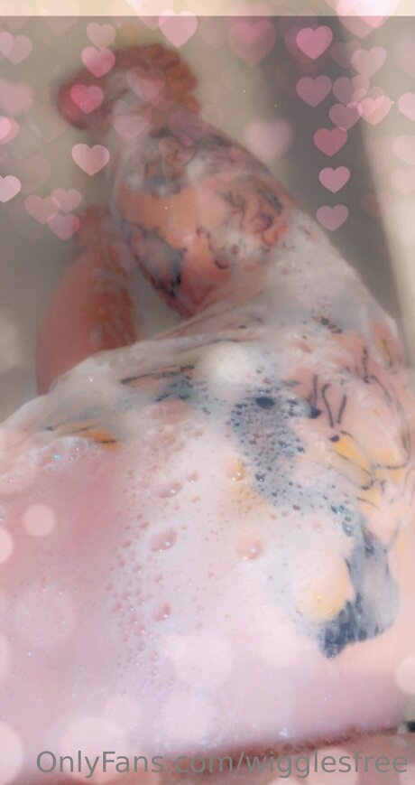 Wigglesfree sexy star picture