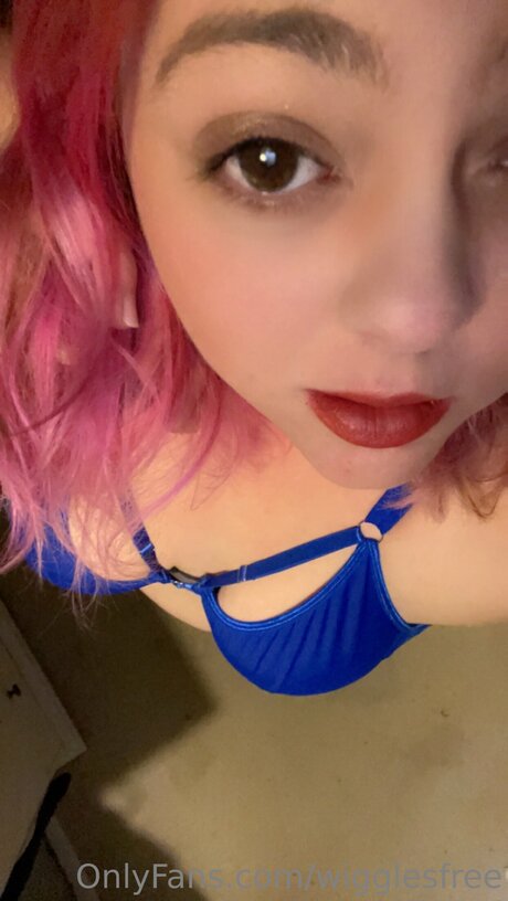 Wigglesfree star nude picture