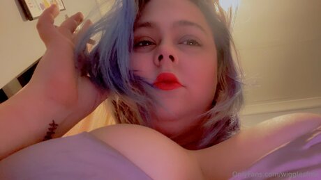 Wigglesfree erotic model picture