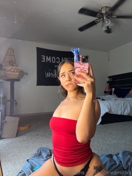 Sophieamirixx naked actress photo