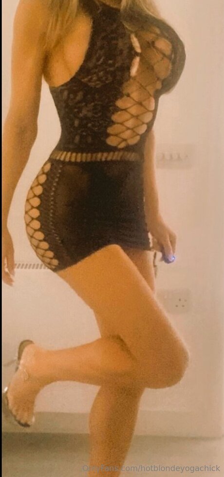 Hotblondeyogachick best model photos