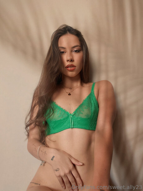 Solybabe erotic model picture