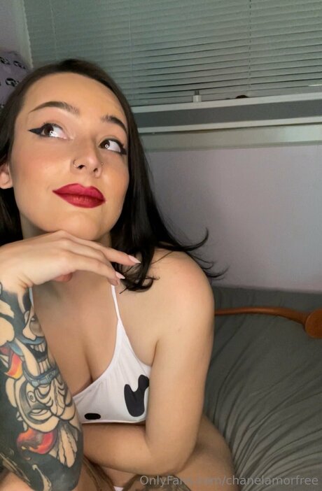 Chanelamorfree model beautiful image