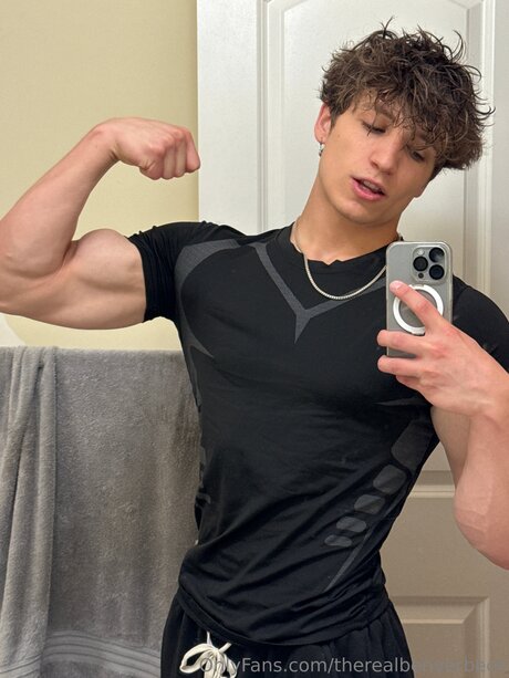 Therealbenitalian star art pics