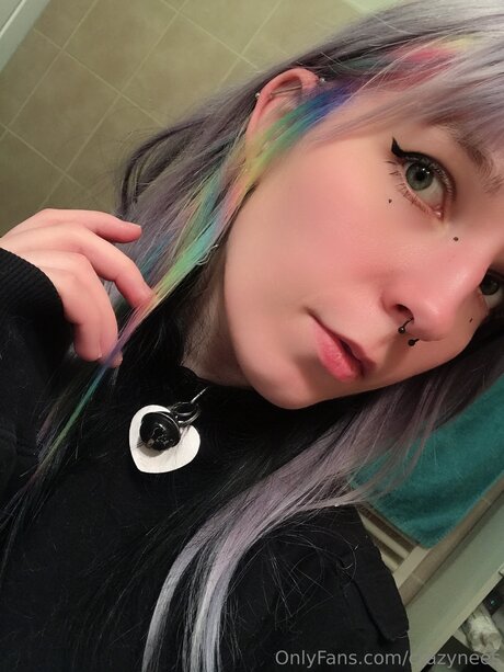 Crazynees nude model pics