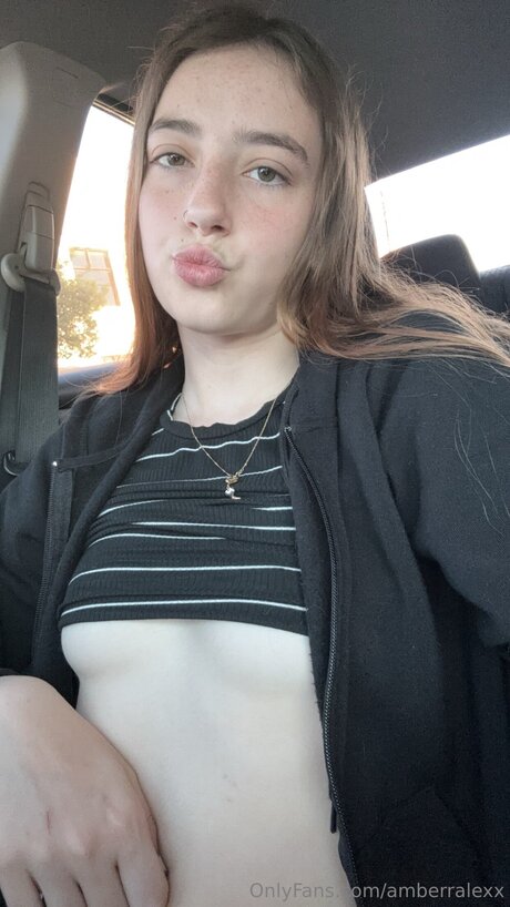 Amberralexx model top images