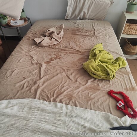 Kristofer2000 naked model img