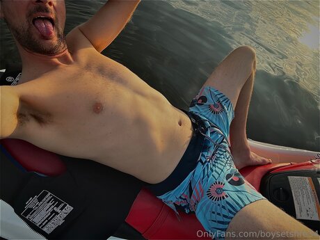 Boysetsfire34 nudes model picture