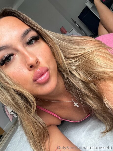 Stellarossetti sexy model pic