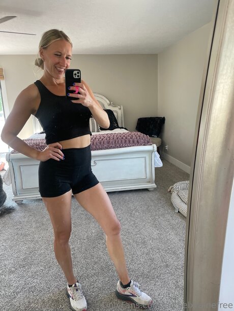 Rachelxrainefree model pornographic photo