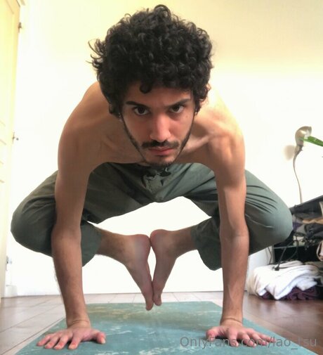 Lao Tsu nude model pic