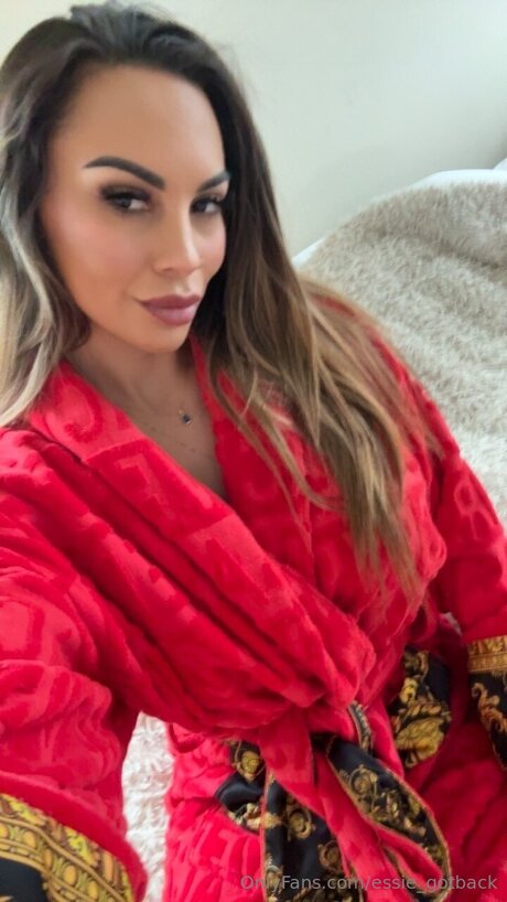 Essie Gotback model pornographic img