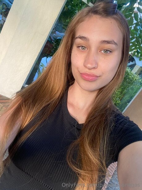 Pamelavanegas model sexy photo