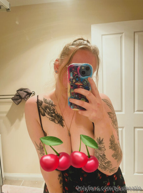 Bluebeatle exclusive actress pic