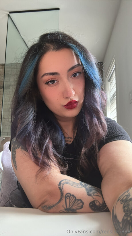 Vallariavixenn beautiful actress pic