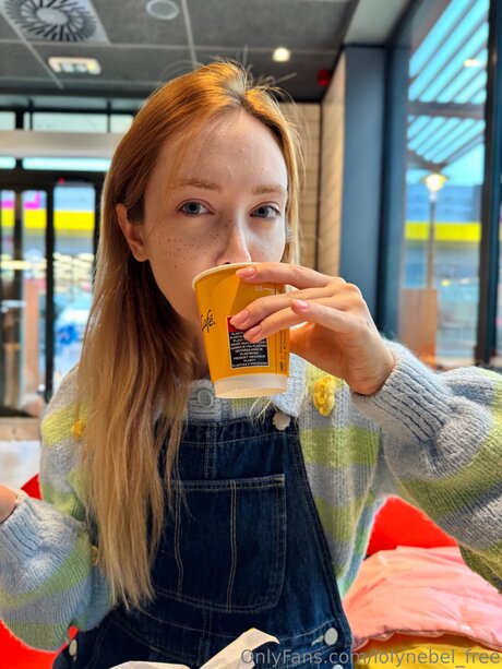 Lolynebel Free erotic model pic