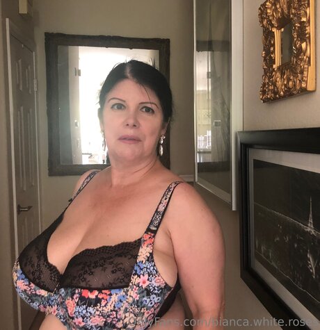 Bianca White Roses nudes actress img