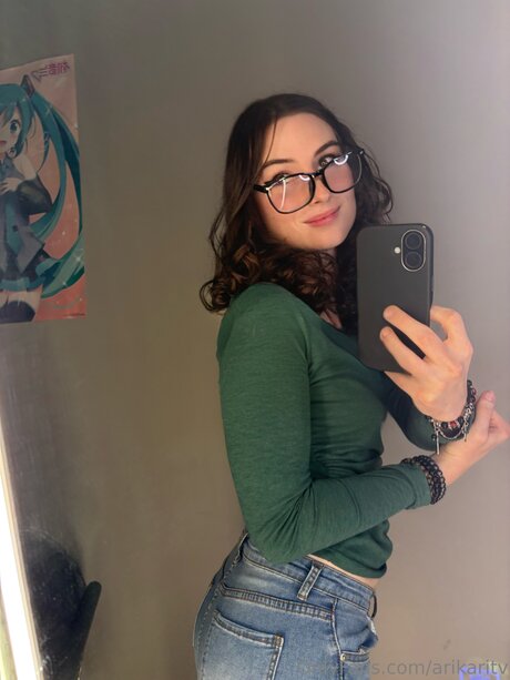 Arikaritv adult model gallery