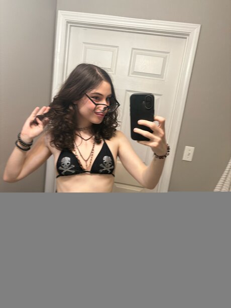 Arikaritv model sex picture