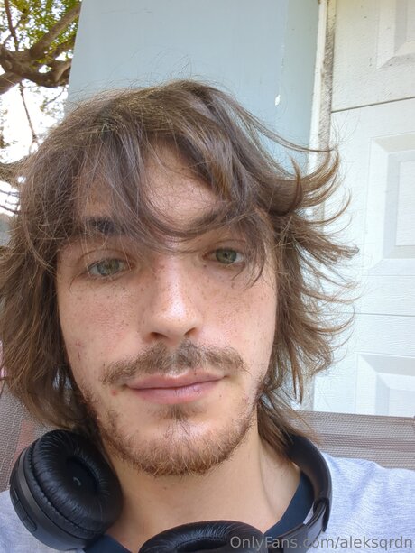 Aleksqrdn high quality model pics