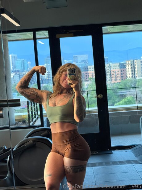 Lizlovelive 1995 nudes actress images