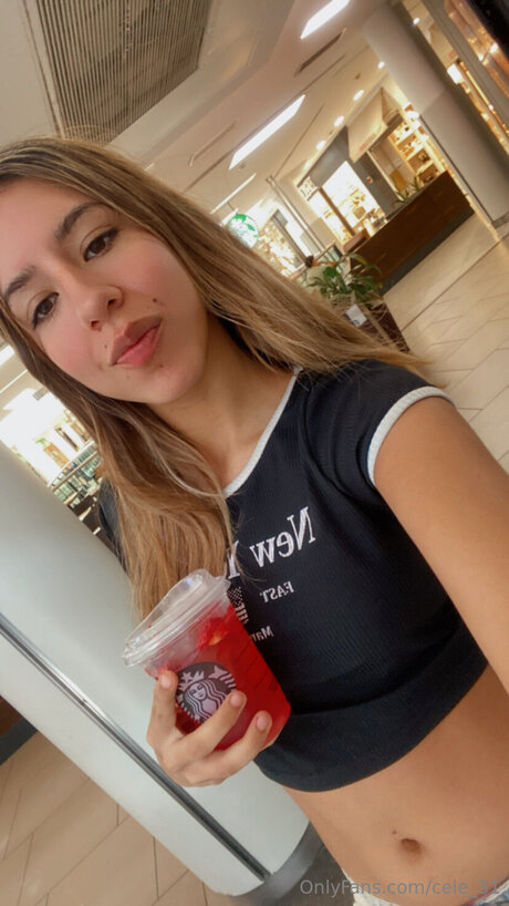 Cele 31 exclusive model photo