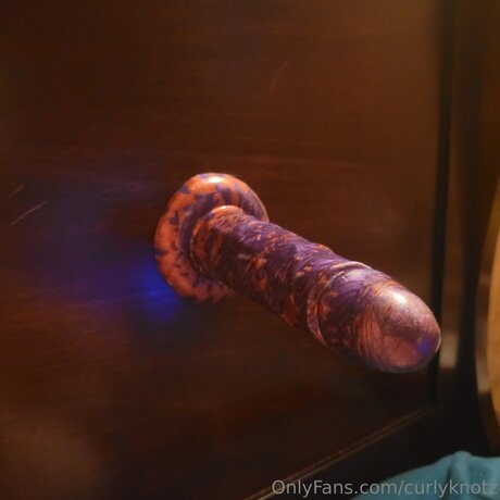 Curlyknotz pornstar exclusive images