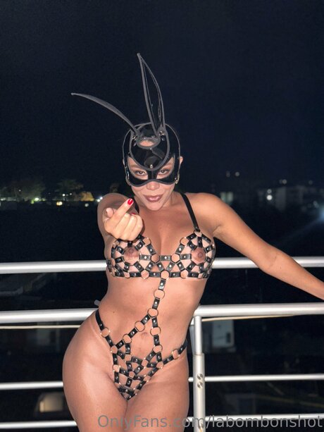 Labombonshot pornographic model photo
