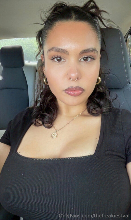 Thefreakiestval model pornographic pic