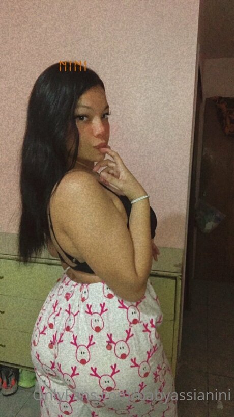 Babyassianini pretty model photo