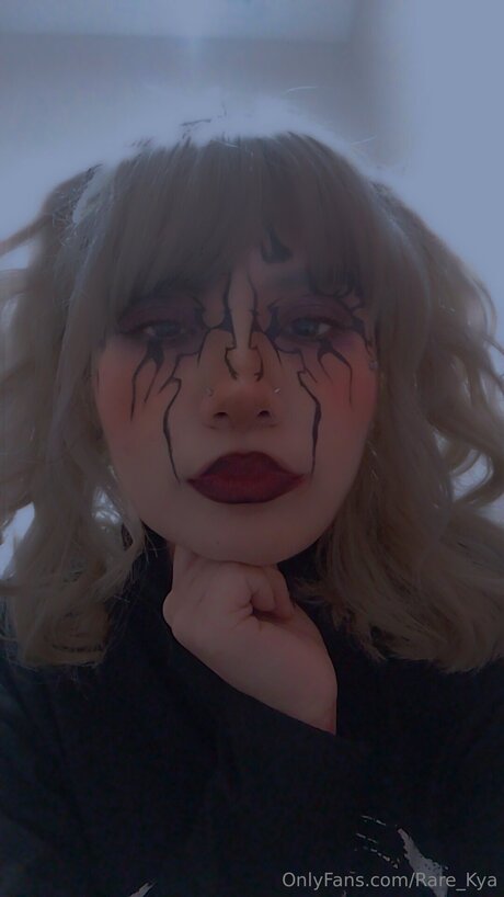 Rare Kya exclusive star photo