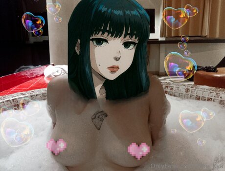 Rare Kya naked star pic