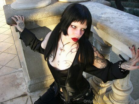 Priestessvamp erotic actress pictures