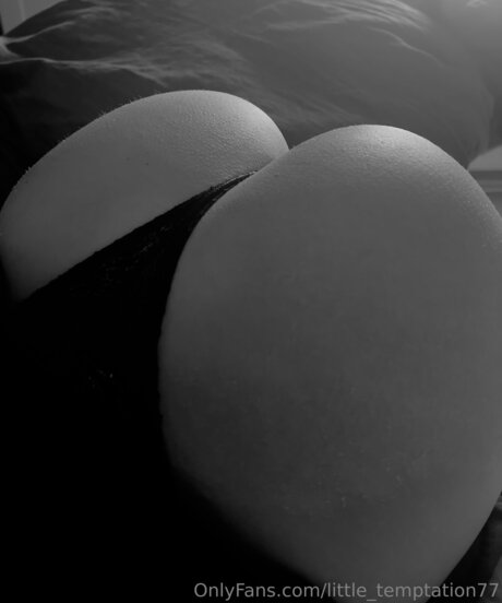 Little Temptation77 high quality model pictures