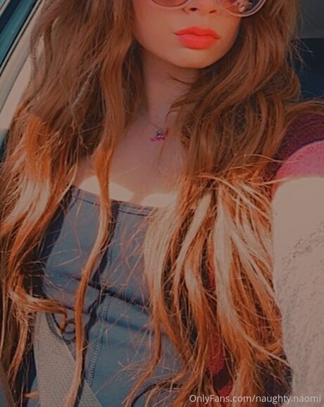 Naughty Naomi model pornographic img