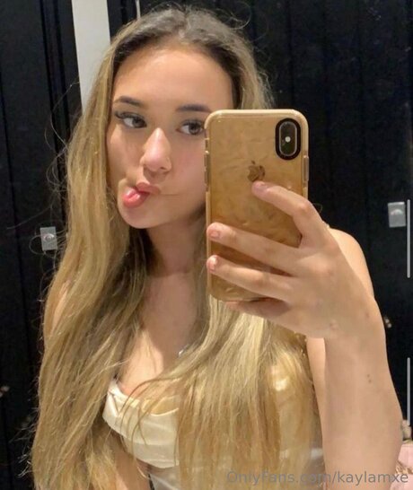 Kaylamxe naked pornstar photo