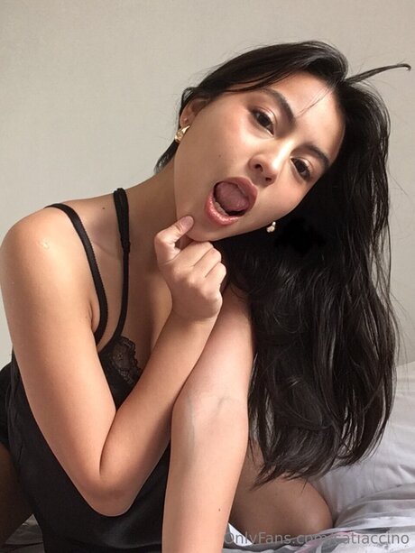 Catiaccino beautiful model image