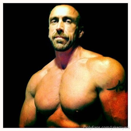 Jakemyers sexy actress photos