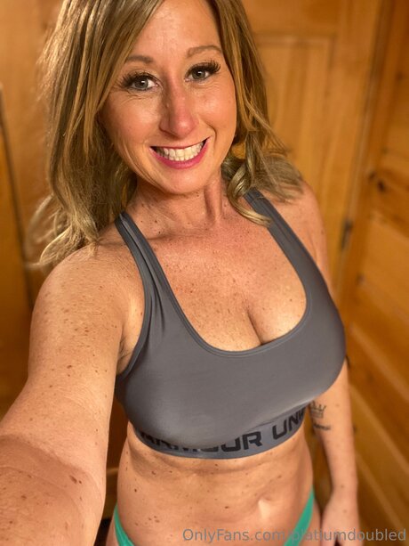 Platiumdoubled model pretty pictures