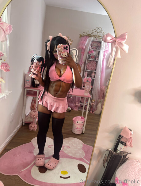 Buffholic art actress photo