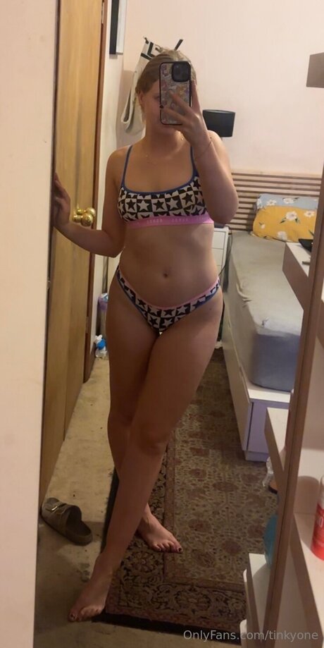 Tinkyone sexy pornstar pics