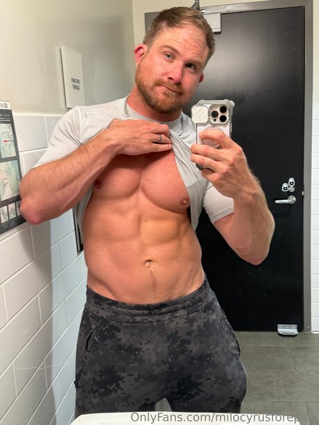 Milocyrusforeplay beautiful model galleries