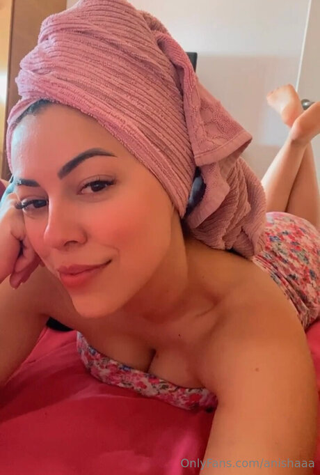 Anishaaa erotic model gallery